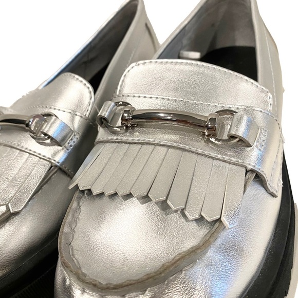 NWOTB — OLD NAVY Women Faux Leather Chunky Heel Lug Sole Silver Loafers Size 7 - Picture 7 of 12